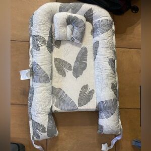 Aibeirbaby Gray Leaf Pattern